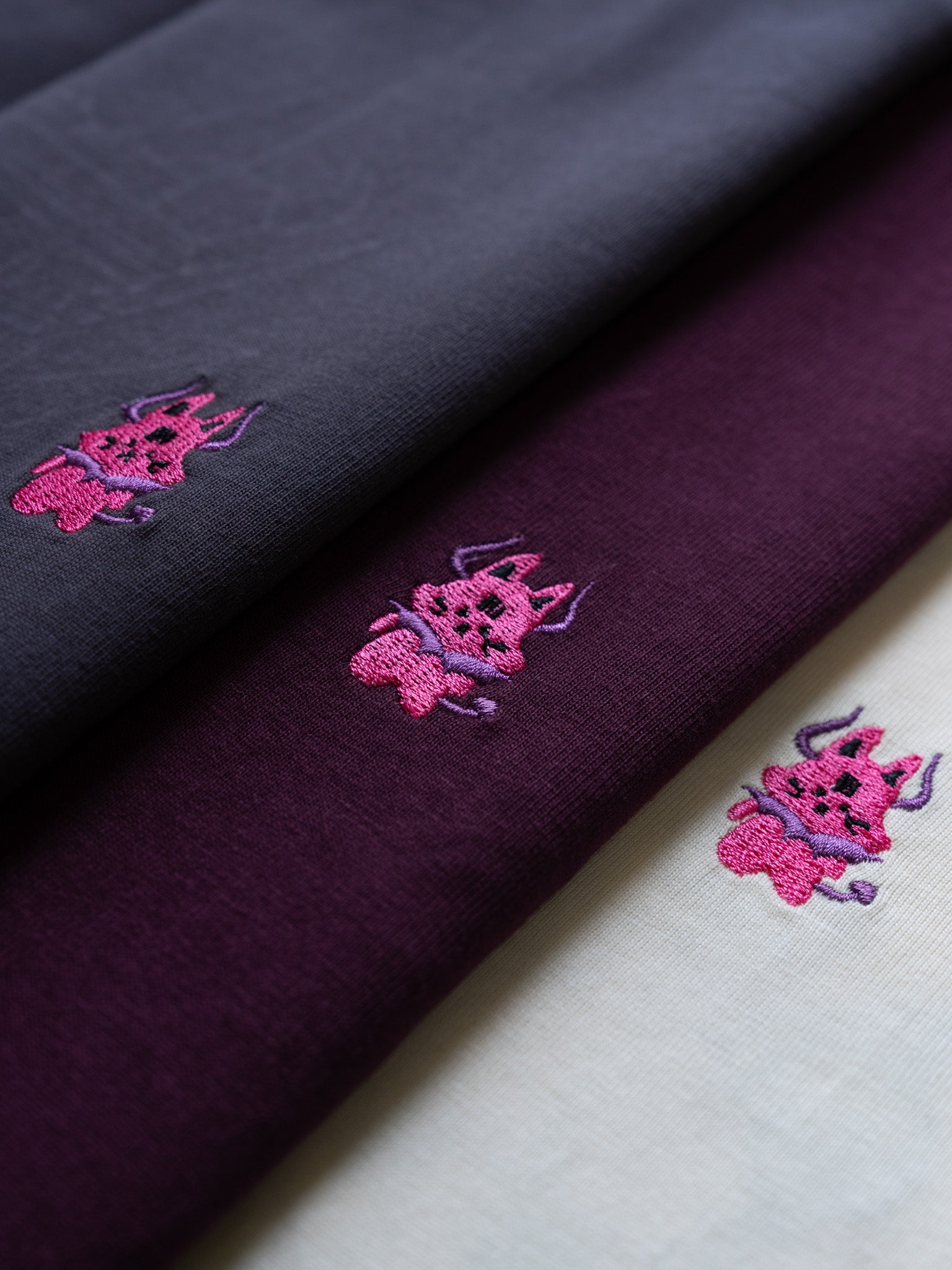 Ironmouse Throne Royal Plum T-Shirt – Apari