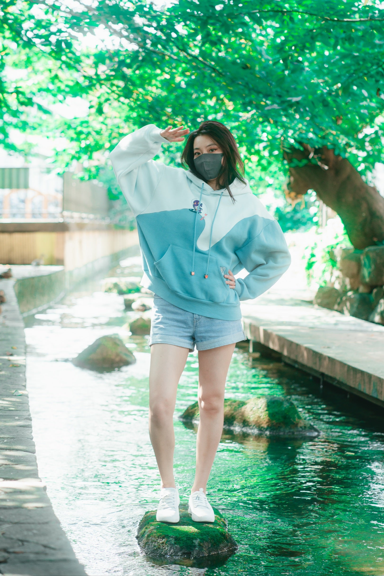 Onigiri Wave Hoodie Apari