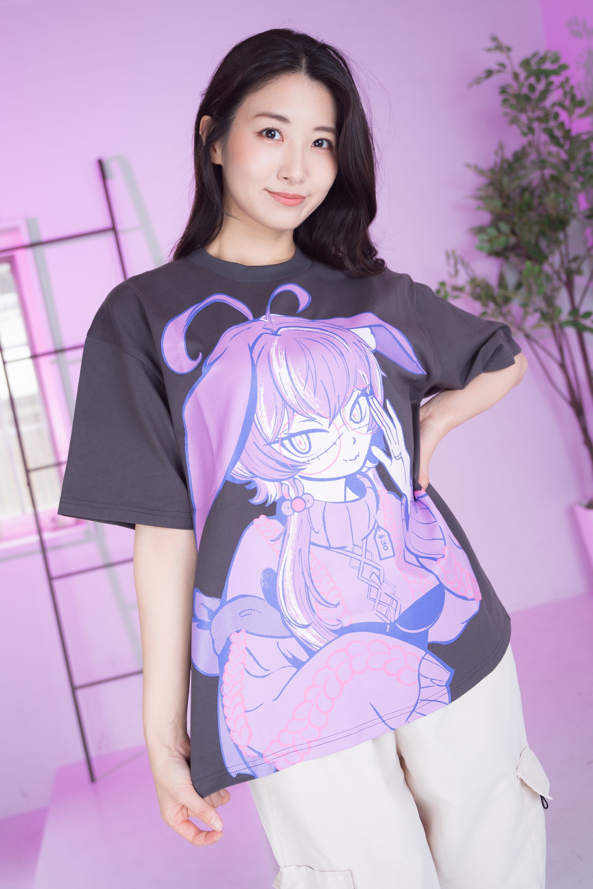 Michi Portrait T-Shirt Charcoal