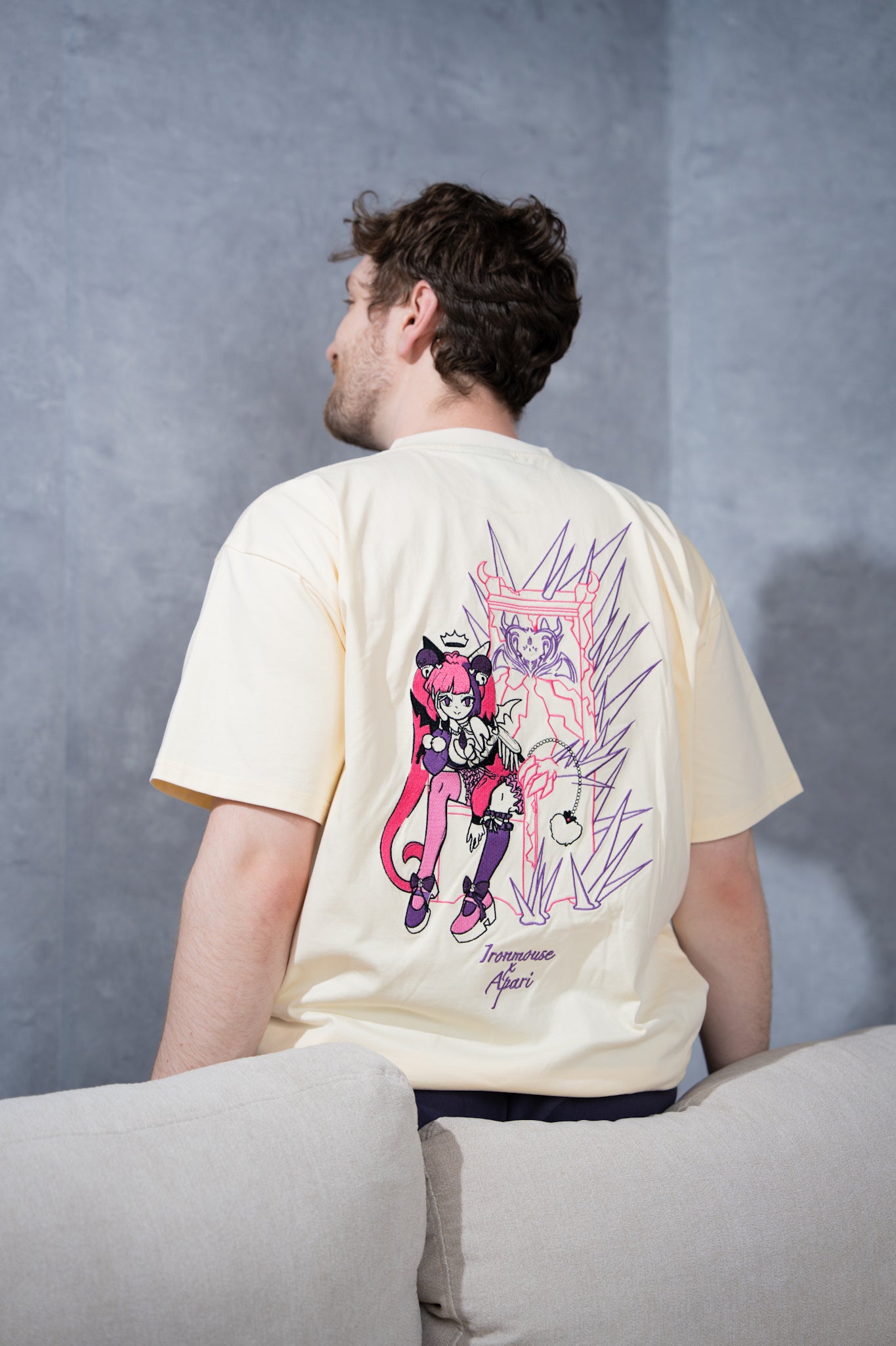 Ironmouse Throne Cream T-Shirt – Apari